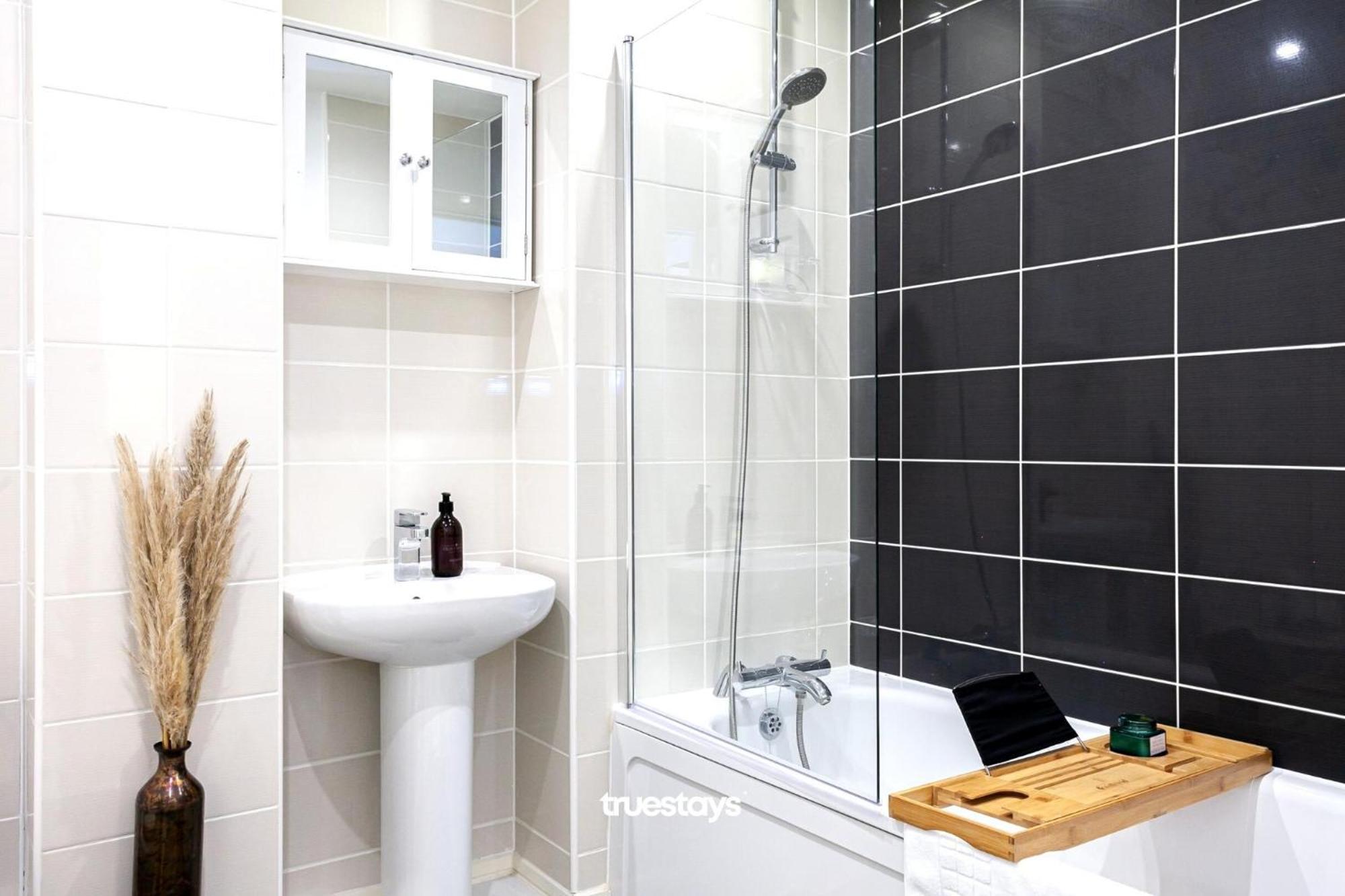 Ambassador House By Truestays - Luxury 4 Bedroom House In Stoke-On-Trent Etruria 外观 照片
