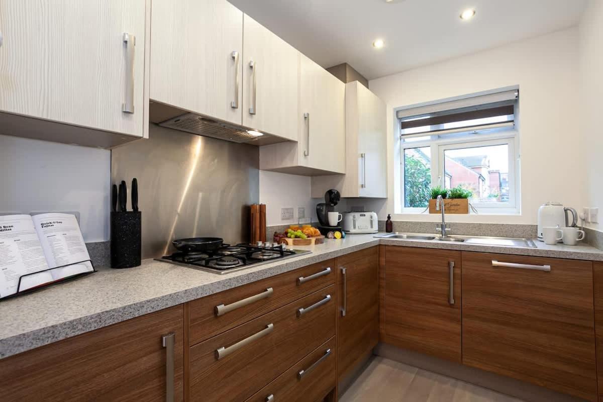 Ambassador House By Truestays - Luxury 4 Bedroom House In Stoke-On-Trent Etruria 外观 照片